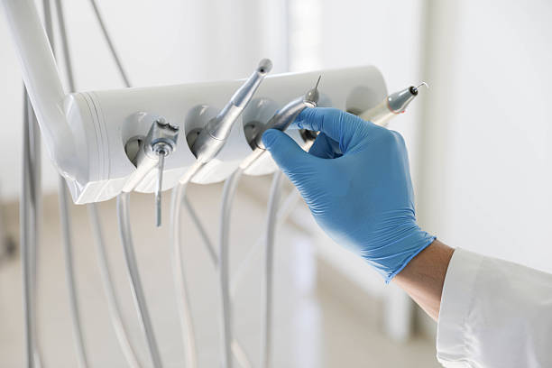 Professional Emergency Dentist technician working in Edgeworth, PA